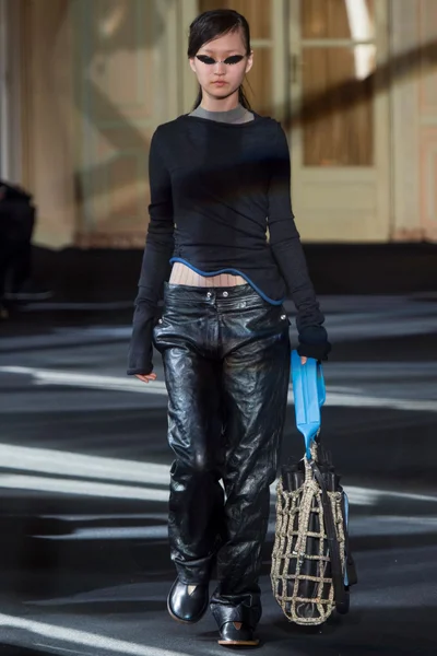 Look 32